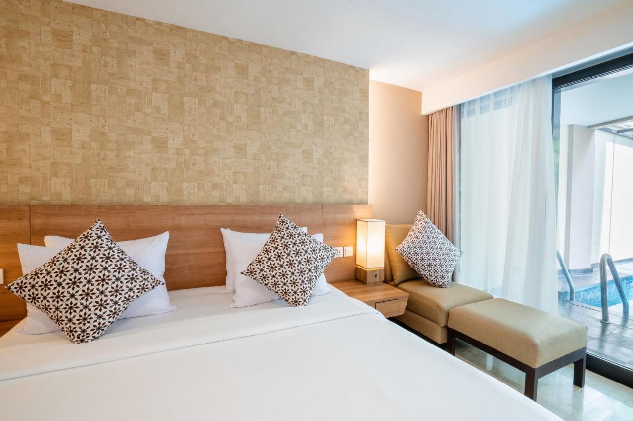 Cross Vibe Paasha Atelier Bali Kuta Hotel Kuta  Exterior photo