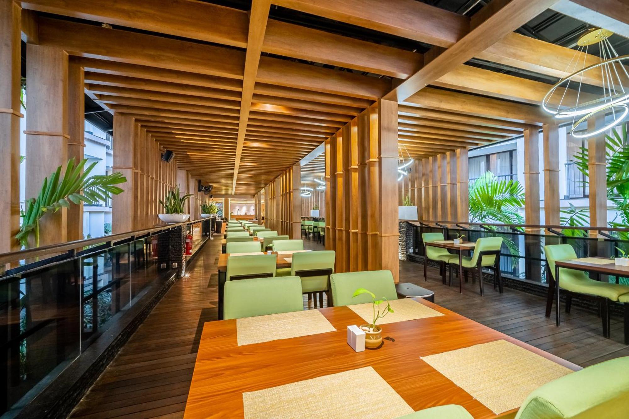 Cross Vibe Paasha Atelier Bali Kuta Hotel Kuta  Exterior photo