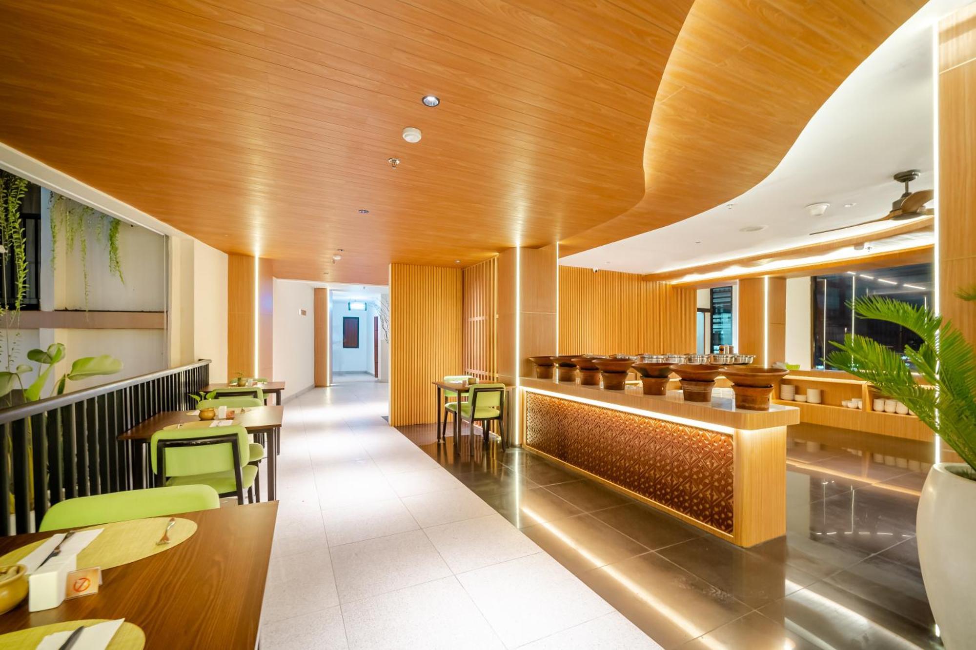 Cross Vibe Paasha Atelier Bali Kuta Hotel Kuta  Exterior photo
