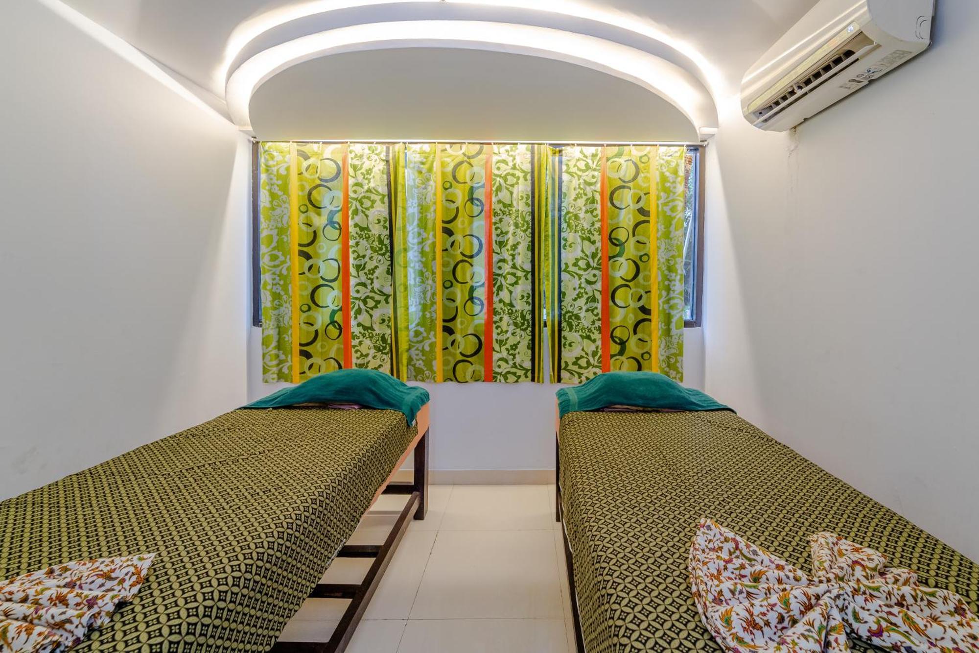 Cross Vibe Paasha Atelier Bali Kuta Hotel Kuta  Exterior photo