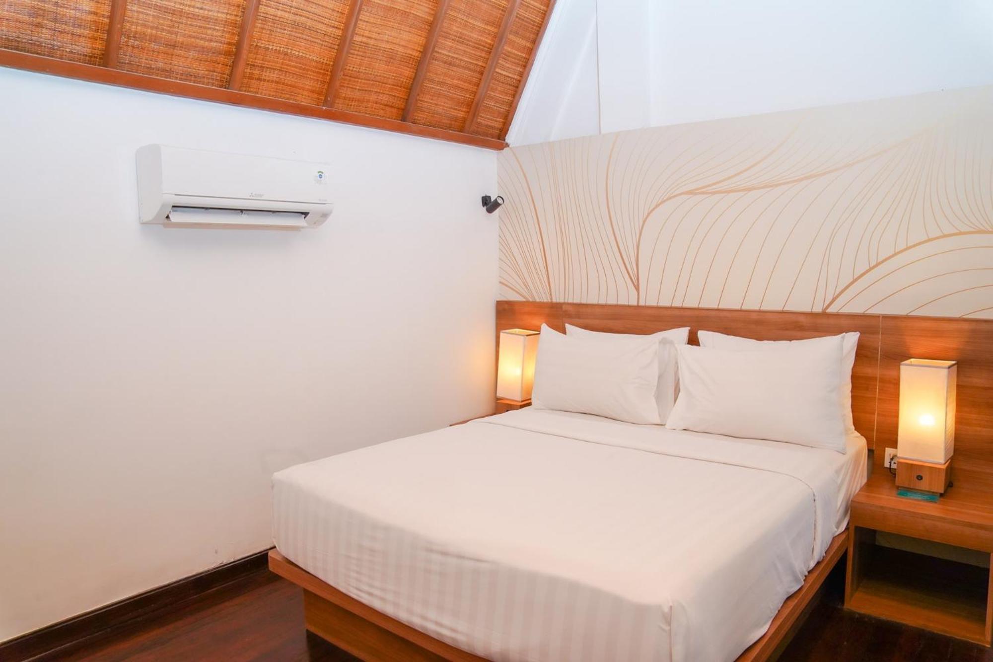 Cross Vibe Paasha Atelier Bali Kuta Hotel Kuta  Exterior photo