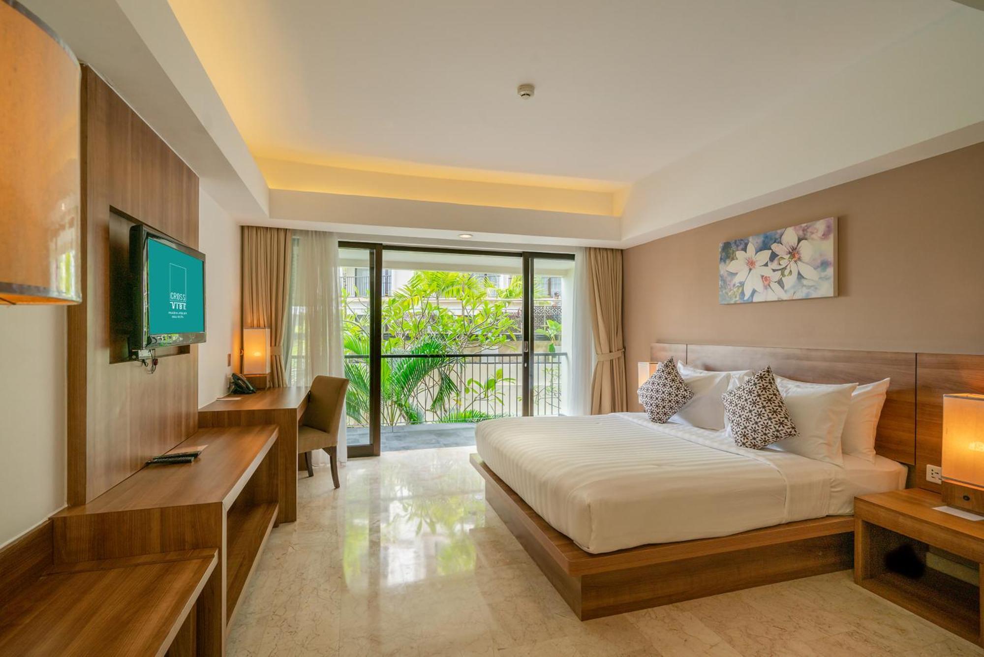 Cross Vibe Paasha Atelier Bali Kuta Hotel Kuta  Exterior photo